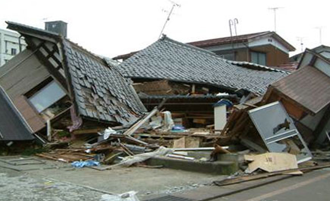 Over-Filled-House-Collapses-Traps-Hoarder-Inside.jpg